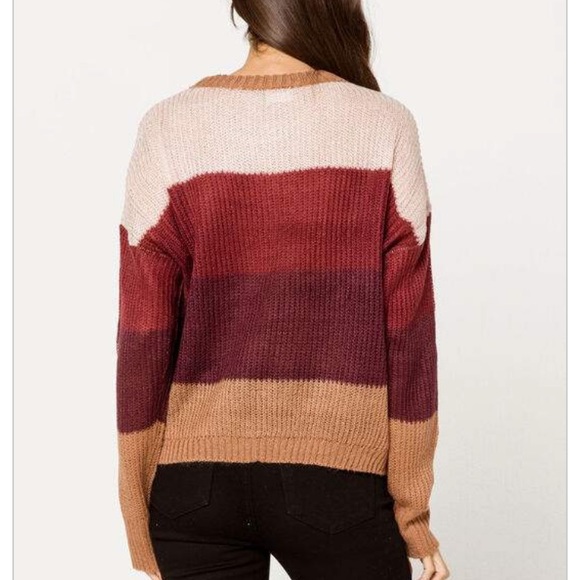 Others follow maroon sweater - Picture 3 of 3